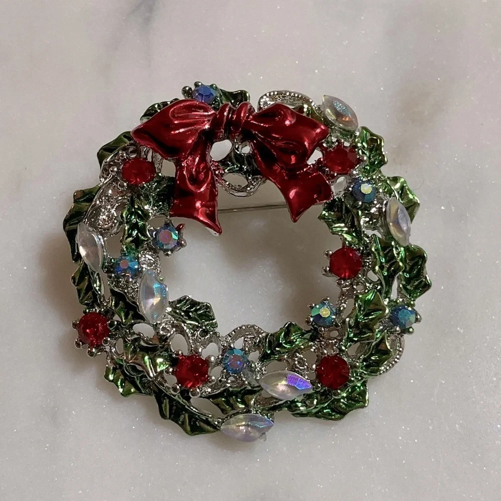 Christmas Wreath Brooch